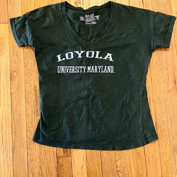 the original retro brand Tops - Loyola university Maryland green women’s vneck tee shirts men’s size size XS